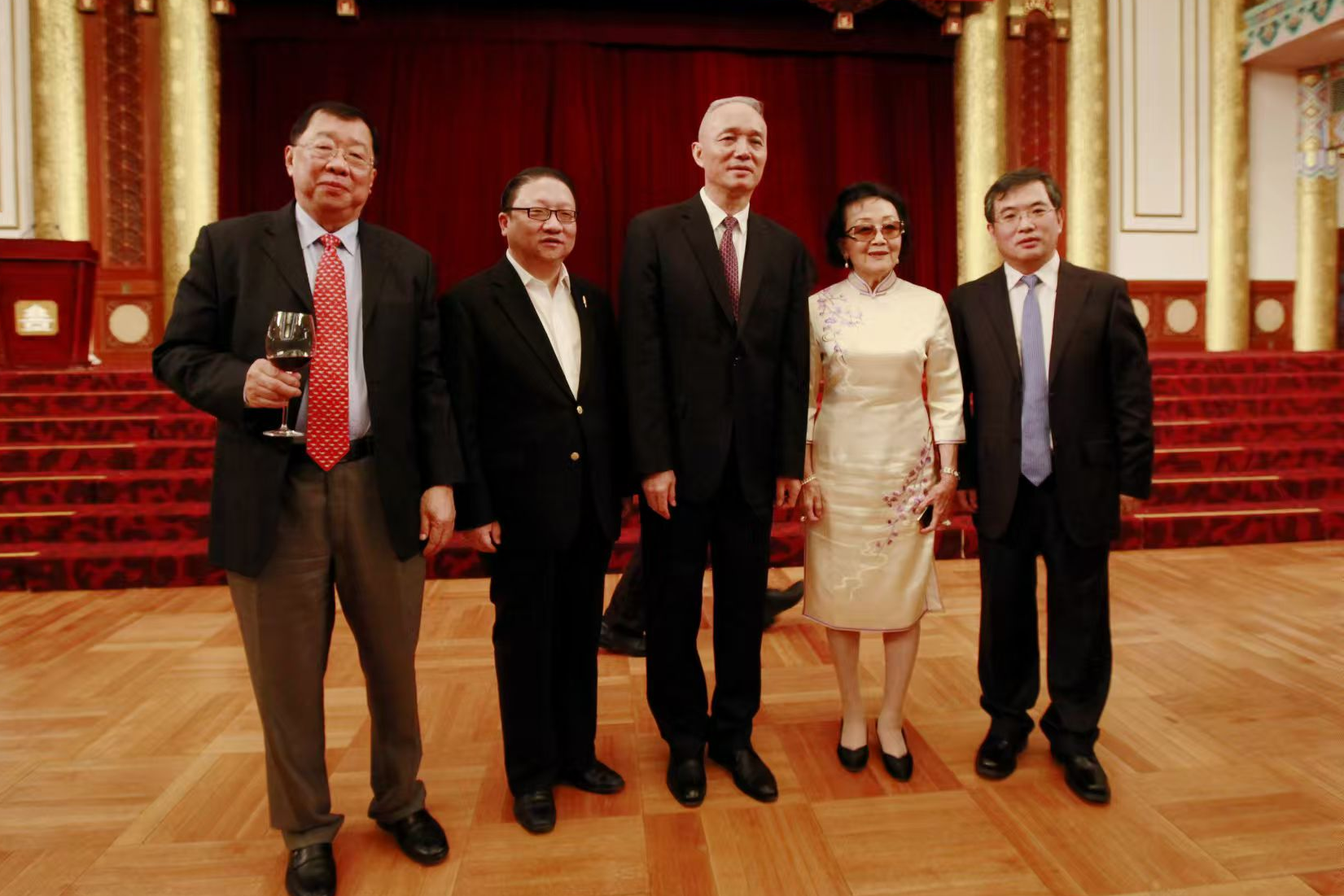 蔡奇会见美国维基教育集团董事张素久女士